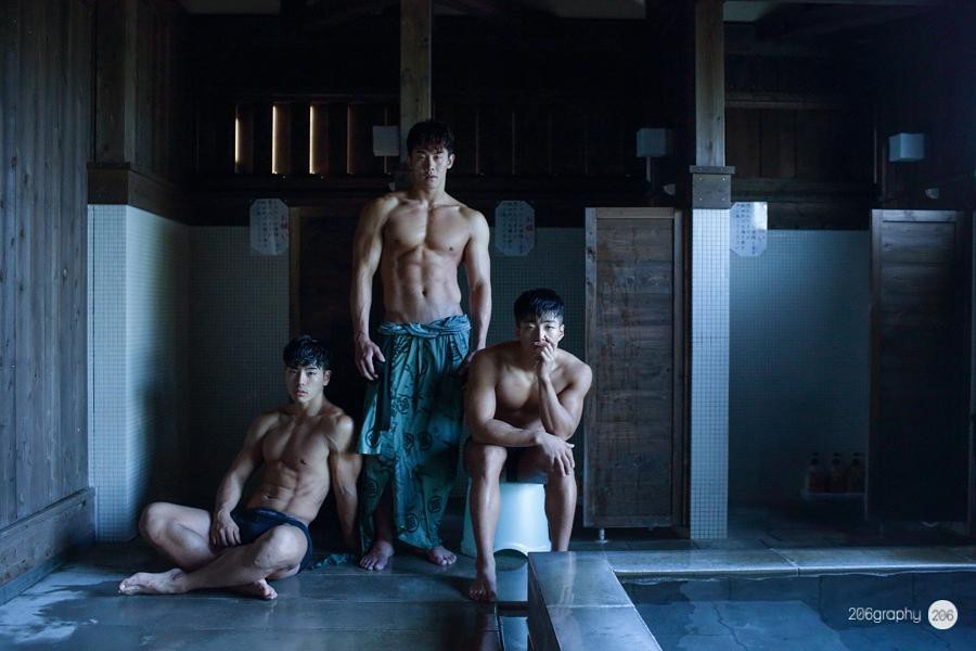Bộ ba hot boy Hàn khiến hội con gái trầm trồ: Chơi thân là cũng lây được đẹp trai với body 6 múi thế này ư? Bộ Ba Hot Boy Hàn Khiến Hội Con Gái Trầm Trồ: Chơi Thân Là Cũng Lây Được Đẹp Trai Với Body 6 Múi Thế Này Ư?